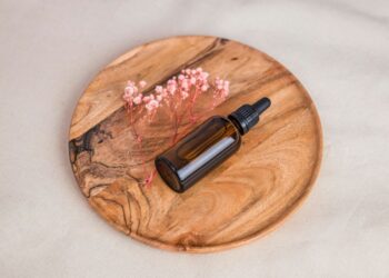 Олії від зморшок, які зможуть замінити ботокс: топ-3, які варто взяти на озброєння