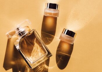 Полин і зелене яблуко: які ще аромати в тренді цієї весни та літа