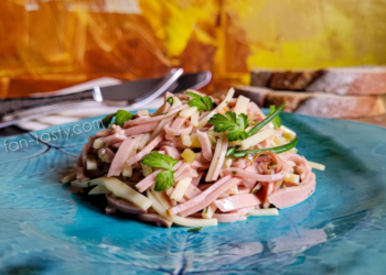 Швейцарский салат вы приготовите за считанные минуты: идеальный вариант, когда гости на пороге (РЕЦЕПТ)