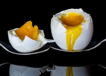 Сохраните эти трюки до Пасхи: как варить яйца так, чтобы никогда не трескались