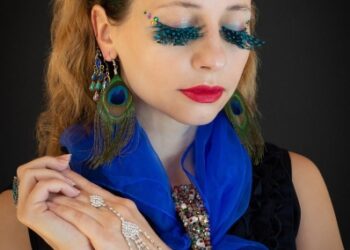 Застарілі звички в макіяжі якими багато жінок користується досі — вони вказують на поганий смак