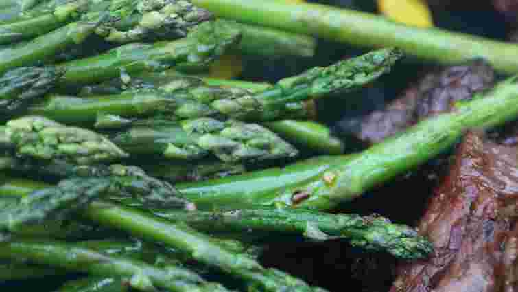 Як правильно зварити спаржу, щоб вона залишалась хрумкою: прості поради