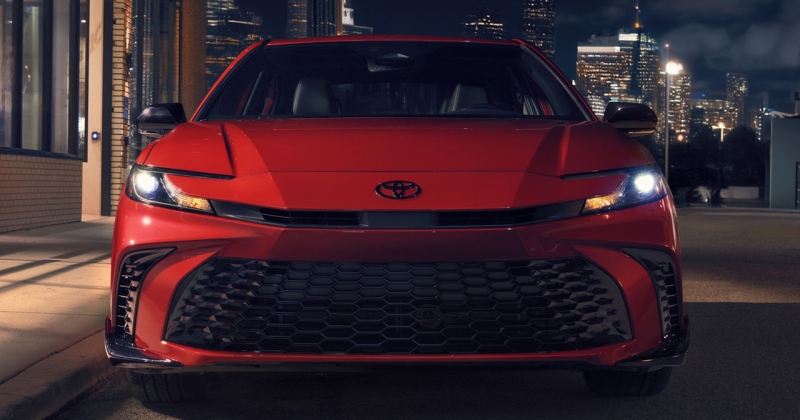Toyota Camry 2026 для США: версія Nightshade і новий колір кузова Dark Cosmos