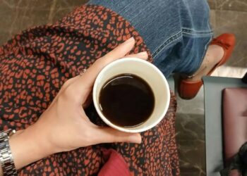 5 колірних помилок, які роблять ваш образ дешевим (і як їх виправити) + бонусні лайфхаки