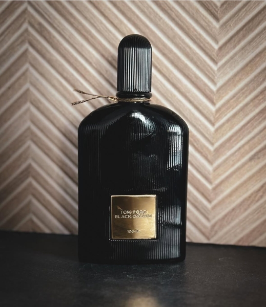 5 стійких вечірніх парфумів з надзвичайно гарним шлейфом, які прикрасять будь-який образ