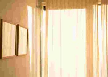 Результат вас здивує: як відбілити тюль, щоб був як новий