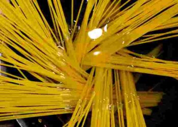 Щоб ніколи не злипалися: як потрібно варити макарони