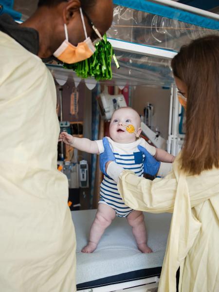 Вперше в світі: В США лікарі успішно вилікували немовля за допомогою індивідуального редагування генів