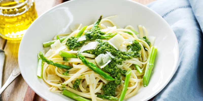 Спаржа: чим багата і кому корисна