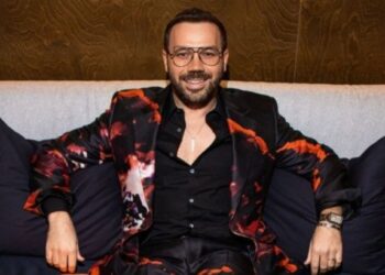 Андре Тан назвав 5 пар взуття, яке стане головним трендом літа: з чим їх носити