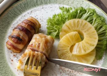 Эти аппетитные рулетики станут украшением любого стола: просто заворачиваем ананас в куриное филе (ВИДЕО)