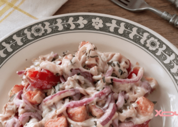 Этот салат станет звездой праздничного стола: простая, но изысканная закуска (ВИДЕО)