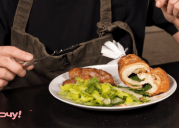 Гастрономический символ столицы: как приготовить котлету по-киевски (ВИДЕО)