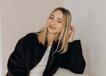 Як одягатися влітку стильно і просто: модні ідеї від дружини Віктора Павліка