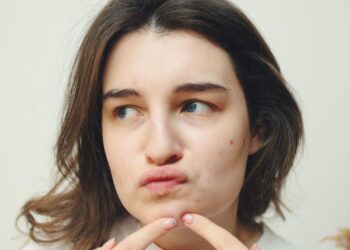 Як прибрати прищ всього за одну ніч за допомогою зеленого чаю