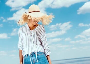 Як стильно одягатися у спеку: поради на всі випадки життя