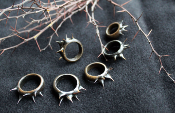 Як ваші аксесуари можуть псувати вам життя: 5 “енергетичних пасток” у гардеробі