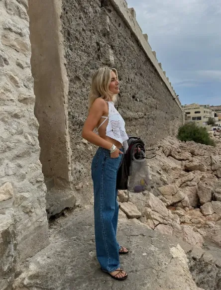 Яке взуття носити з джинсами влітку: несподівані варіанти для модного образу