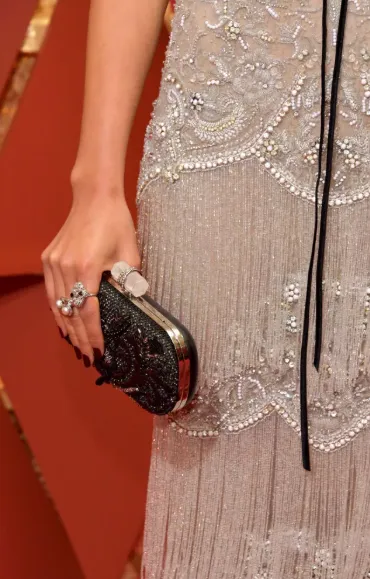 Які аксесуари будуть у тренді цього літа: підбірка для модників