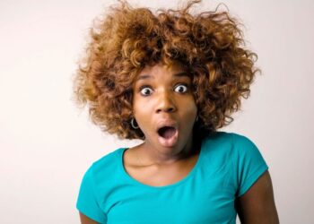 «Кульбаба» на голові: чому пушиться та січеться волосся