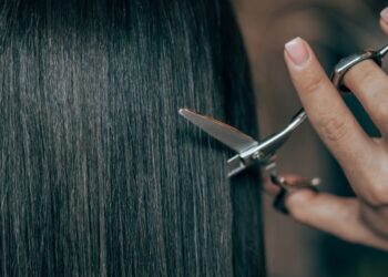 Місячний календар стрижки волосся на квітень 2024 року