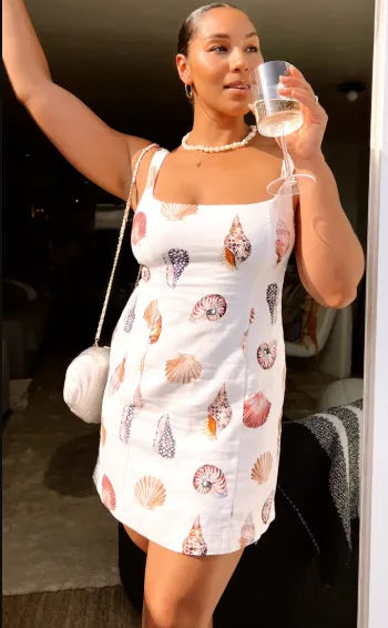 Модні плаття на літо 2025, від яких віє ностальгією: найкращі варіанти