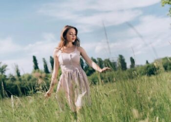 Модні сукні на літо 2025: у них ви будете в тренді (фото)