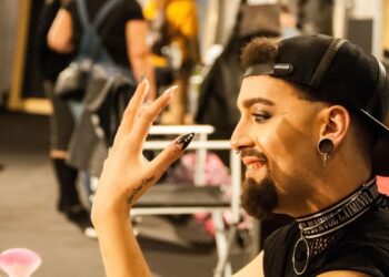 Навіщо чоловіки відрощують ніготь на мізинці і що це означає