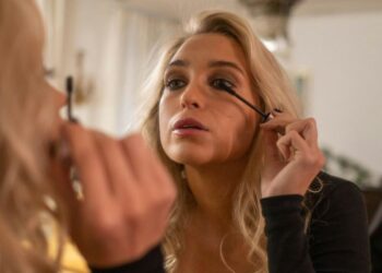 Не повторюйте: 3 головні помилки в макіяжі очей та брів, які роблять жінку на 10 років старшою