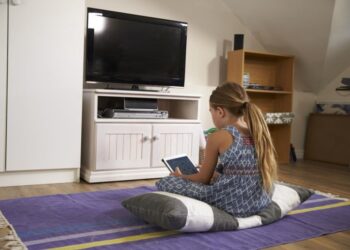 Незручно і навіть небезпечно: названо 8 місць в домі, де не варто ставити телевізор