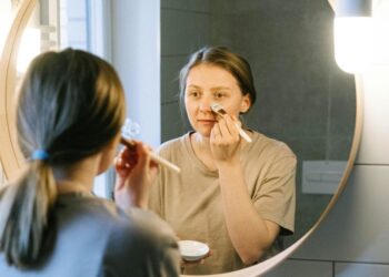 Нічні маски для обличчя: чи справді вони працюють, чи це лише маркетинговий хід?