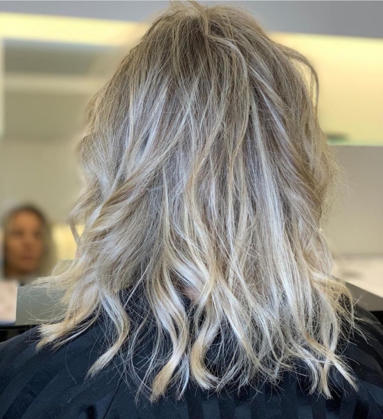 Нірвана — найстильніша стрижка 2025 року: вона не потребує укладання і освіжає образ