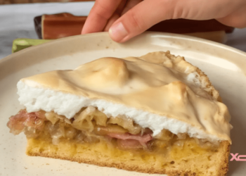 Обязательно приготовьте этот немецкий десерт, пока самый ревень вкусный: рецепт вкусного пирога (ВИДЕО)