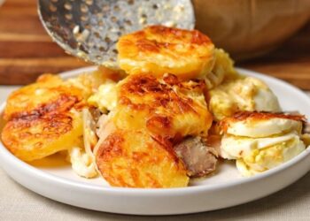 Самое вкусное закарпатское блюдо из картофеля: как приготовить рокот-крумпли (ВИДЕО)