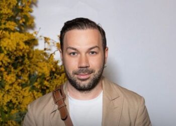 Що носити влітку 2025: Андре Тан назвав найстильніші футболки сезону