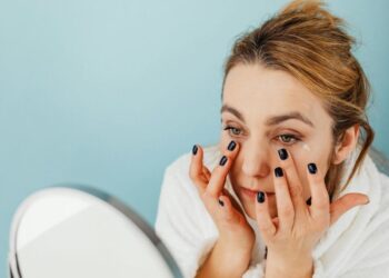 Шкіра різко почала лущитися: основні причини, чому обличчя перетворилося на наждак