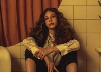 Силікони для пористого та кучерявого волосся — так чи ні?