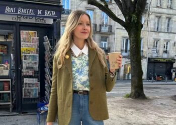 Українкам підказали, які джинси мають бути у гардеробі на весну-літо: класика та тренди