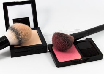 В чому різниця між люксовою та бюджетною косметикою