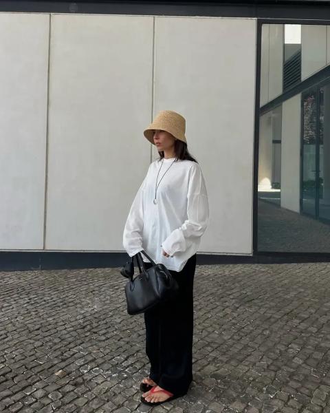 Відкладіть чорні сандалі: названо топовий колір взуття цього літа