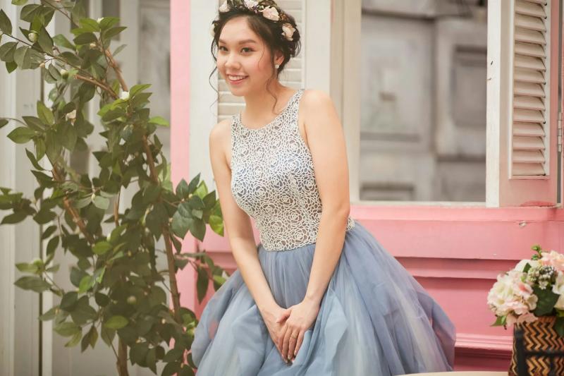 Випускний-2025: які кольори і фасони суконь у моді