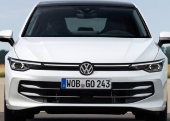 Виробництво Volkswagen Golf впало з 1 мільйона до 250 000 автомобілів