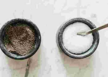 Йодована, морська чи кам’яна: яку сіль найкраще обрати для консервації