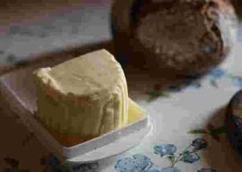 Врятуйте себе від підробки: як швидко перевірити якість масла