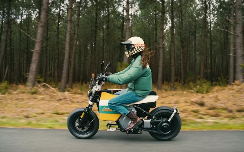 Deus Ex і BMW зробили електробайк із діджейським пультом, але купити його не вийде