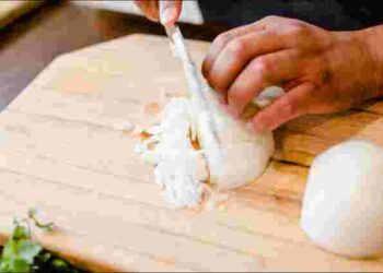 Як прибрати зайву гіркоту цибулі: корисні поради від шеф-кухаря