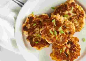 Молоко чи вода: у чому краще вимочувати хліб для котлет