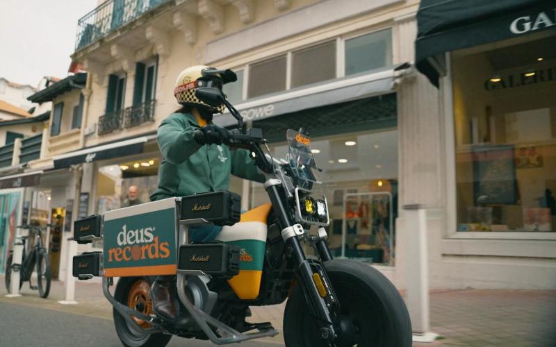 Deus Ex і BMW зробили електробайк із діджейським пультом, але купити його не вийде