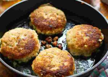 Зіпсований фарш чи ні: чому під час смаження котлет утворюється піна