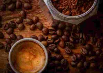 Як правильно зберігати каву в зернах, щоб вона не втратили смак і аромат